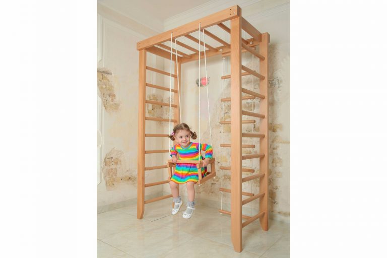 کودک | اسباب بازی | خانه چوبی | اسباب بازی چوبی | کودک خلاق | کودک شاد | کودک و بازی | کودک راوی