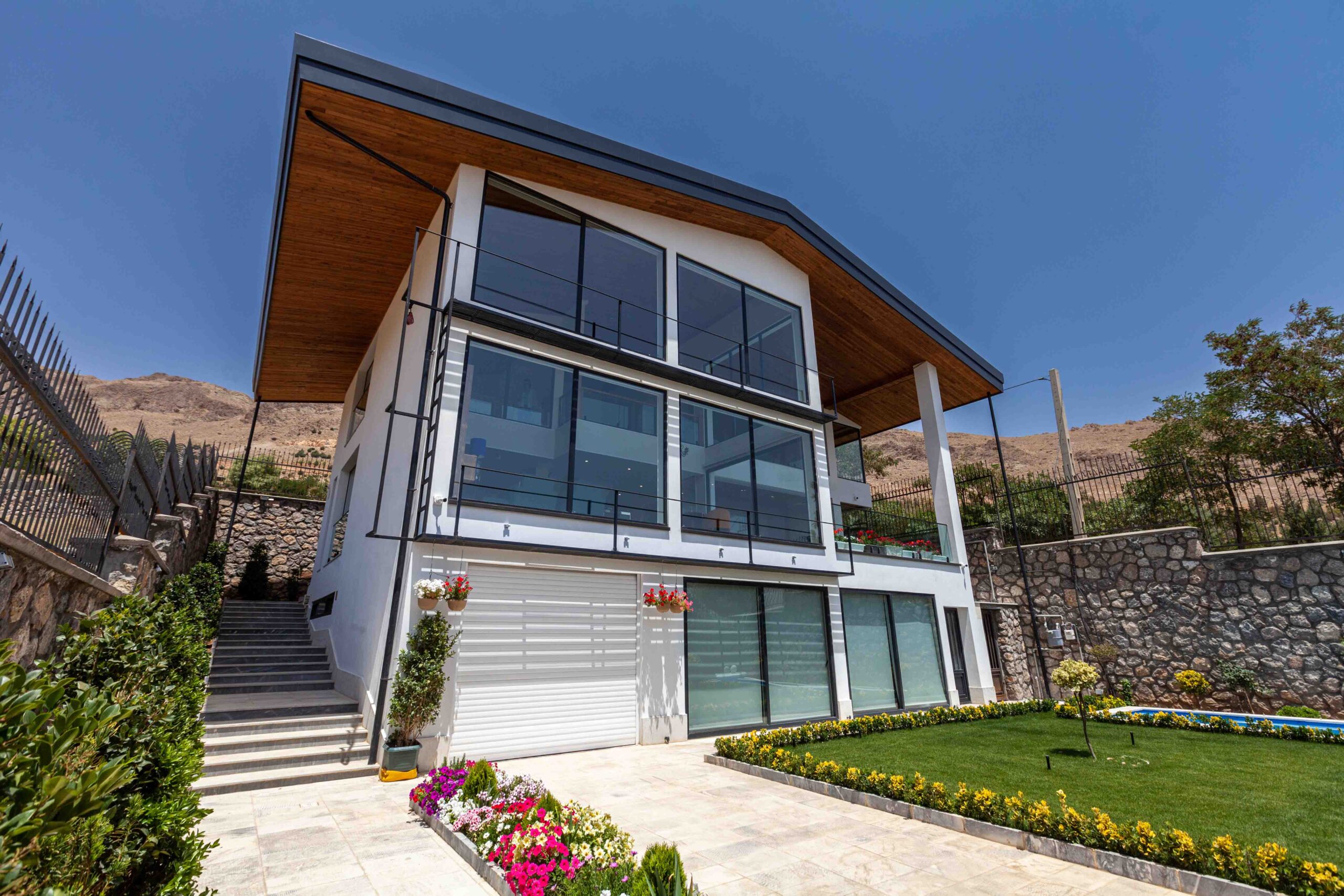 Avishan Villa