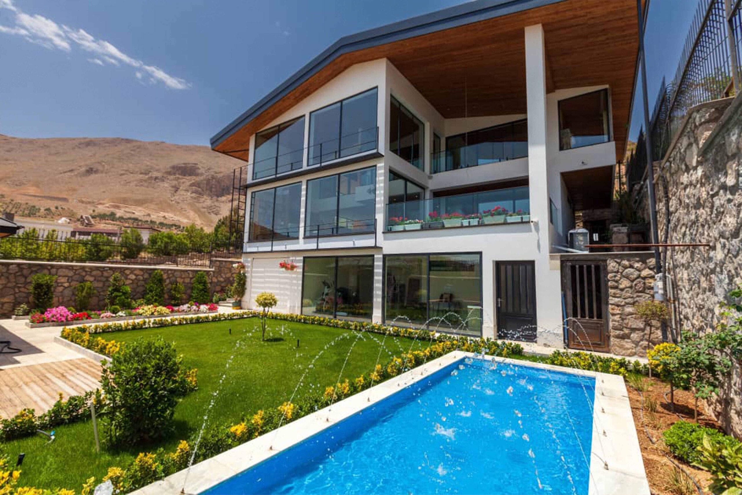 Avishan Villa