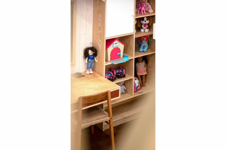 Nila and Nora’s Room