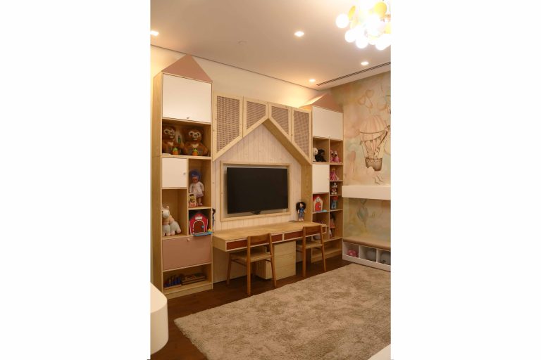 Nila and Nora’s Room