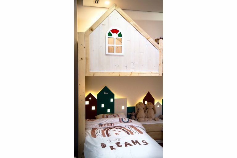 Nila and Nora’s Room