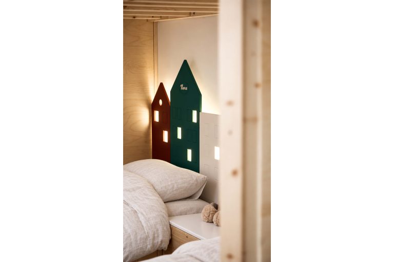 Nila and Nora’s Room
