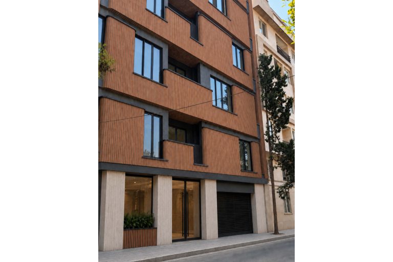 آپارتمان مسکونی وارون